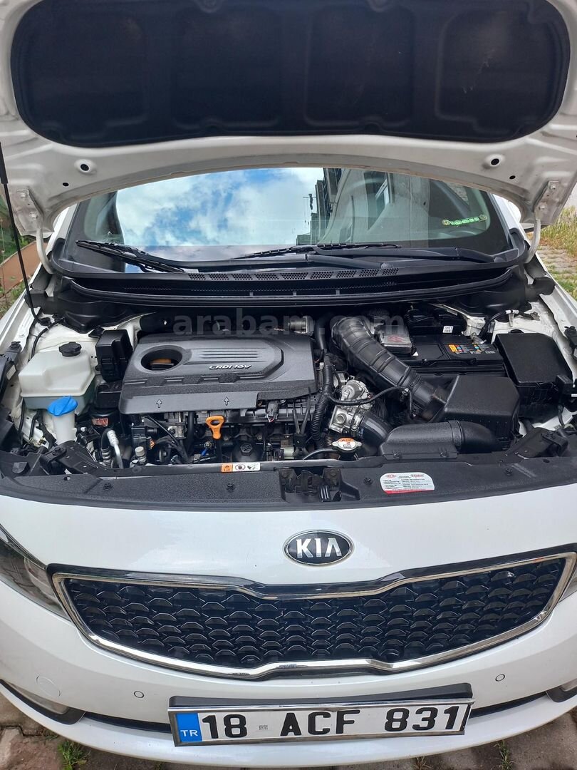 Sahibinden Kia Cerato 1.6 CRDi Concept Techno 2017 Model İstanbul 103.000 km Beyaz 6