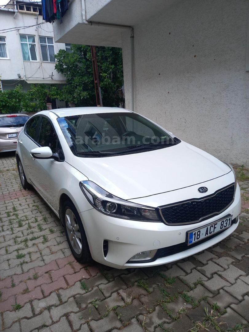 Sahibinden Kia Cerato 1.6 CRDi Concept Techno 2017 Model İstanbul 103.000 km Beyaz 5