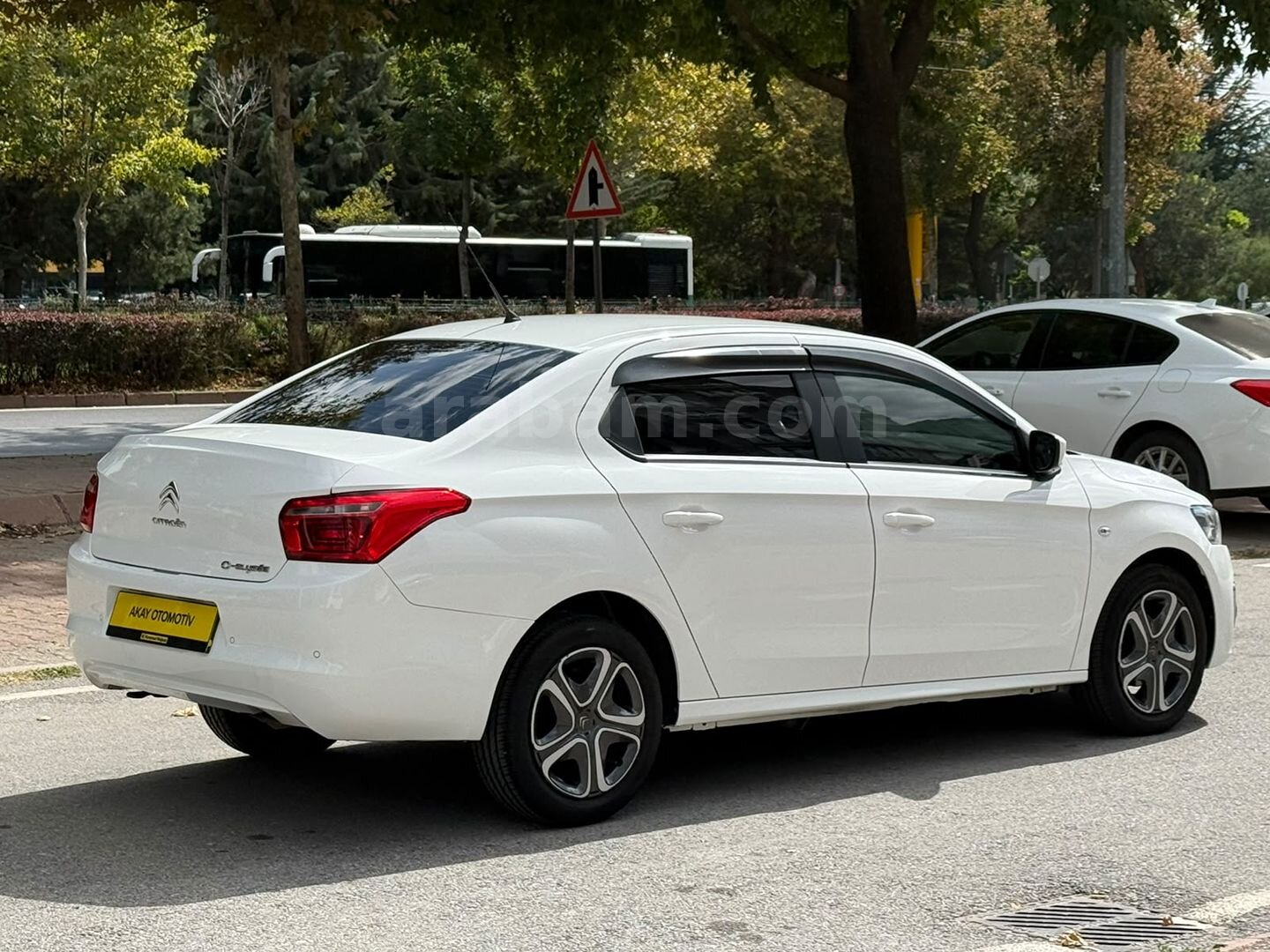 2017 MODEL_144.000 KM'DE_SHİNE_HATASIZ_1.6 HDİ 92 PS_C-ELYSEE 6