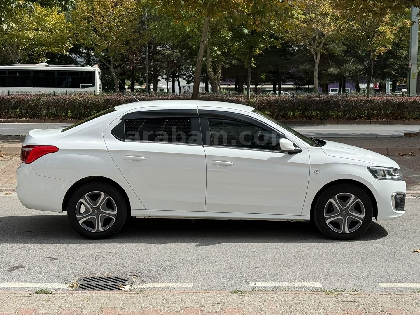 2017 MODEL_144.000 KM'DE_SHİNE_HATASIZ_1.6 HDİ 92 PS_C-ELYSEE 7