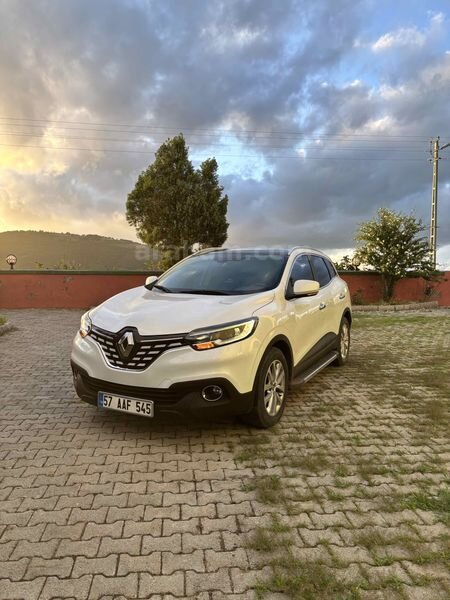 Sahibinden Renault Kadjar 1.5 dCi Touch Roof 2018 Model 111.000 km Beyaz