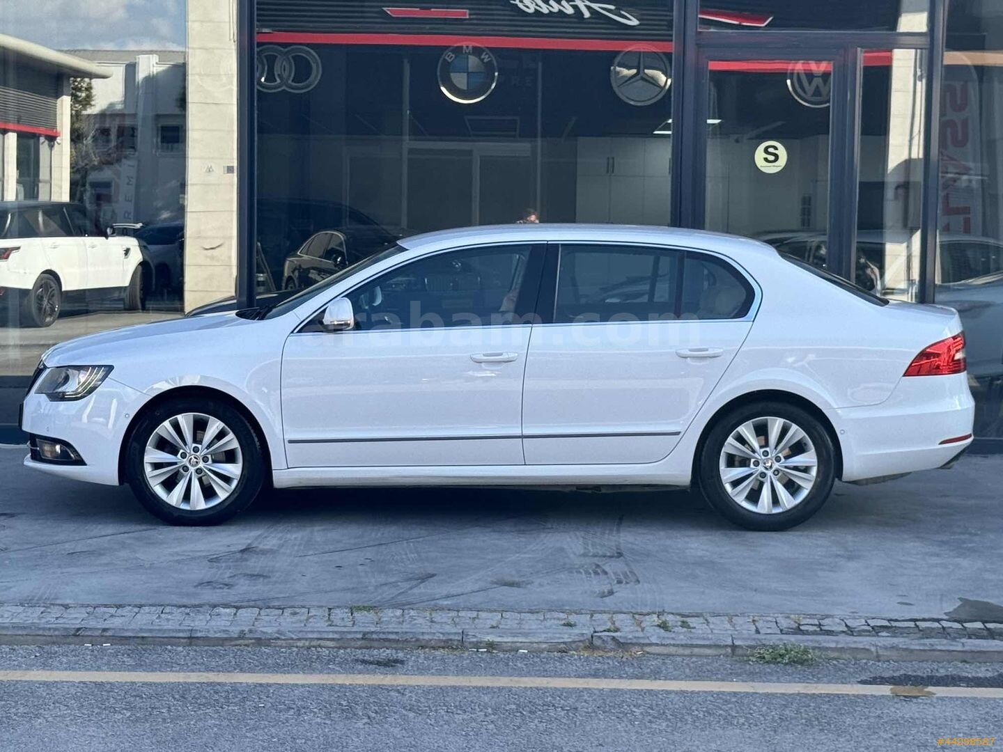 HATASIZ BOYASIZ 2015 MODEL SKODA SUPERB 1.6TDI ELEGANCE 171.KM 4