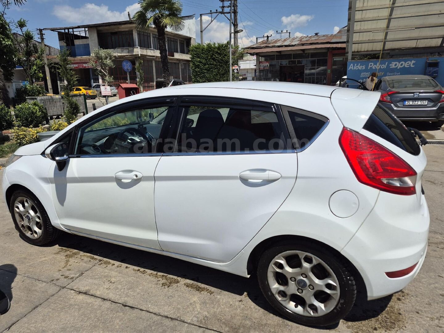Sahibinden Ford Fiesta 1.4 Titanium 2012 Model 5.500 km Beyaz 6