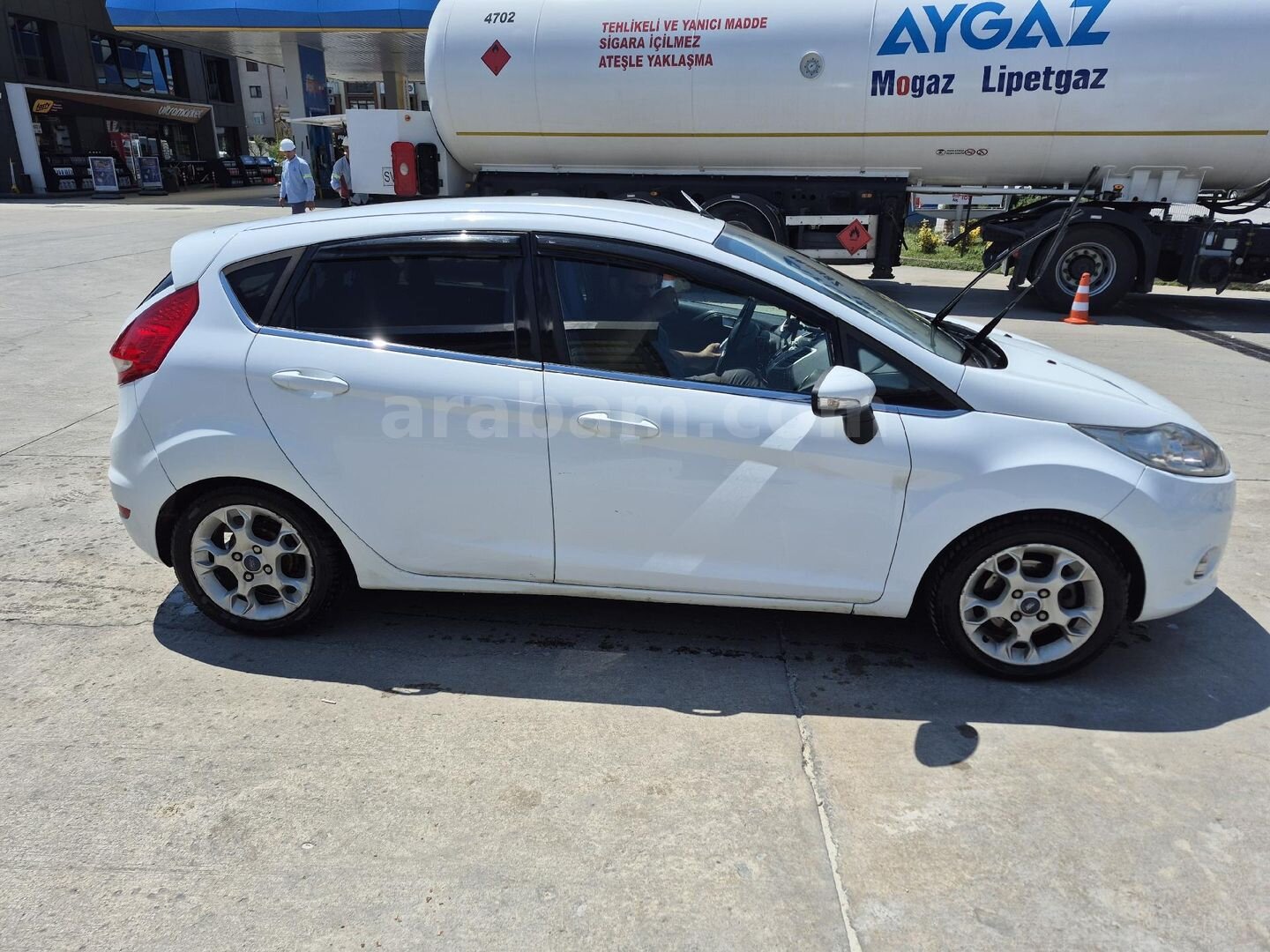 Sahibinden Ford Fiesta 1.4 Titanium 2012 Model 5.500 km Beyaz 3