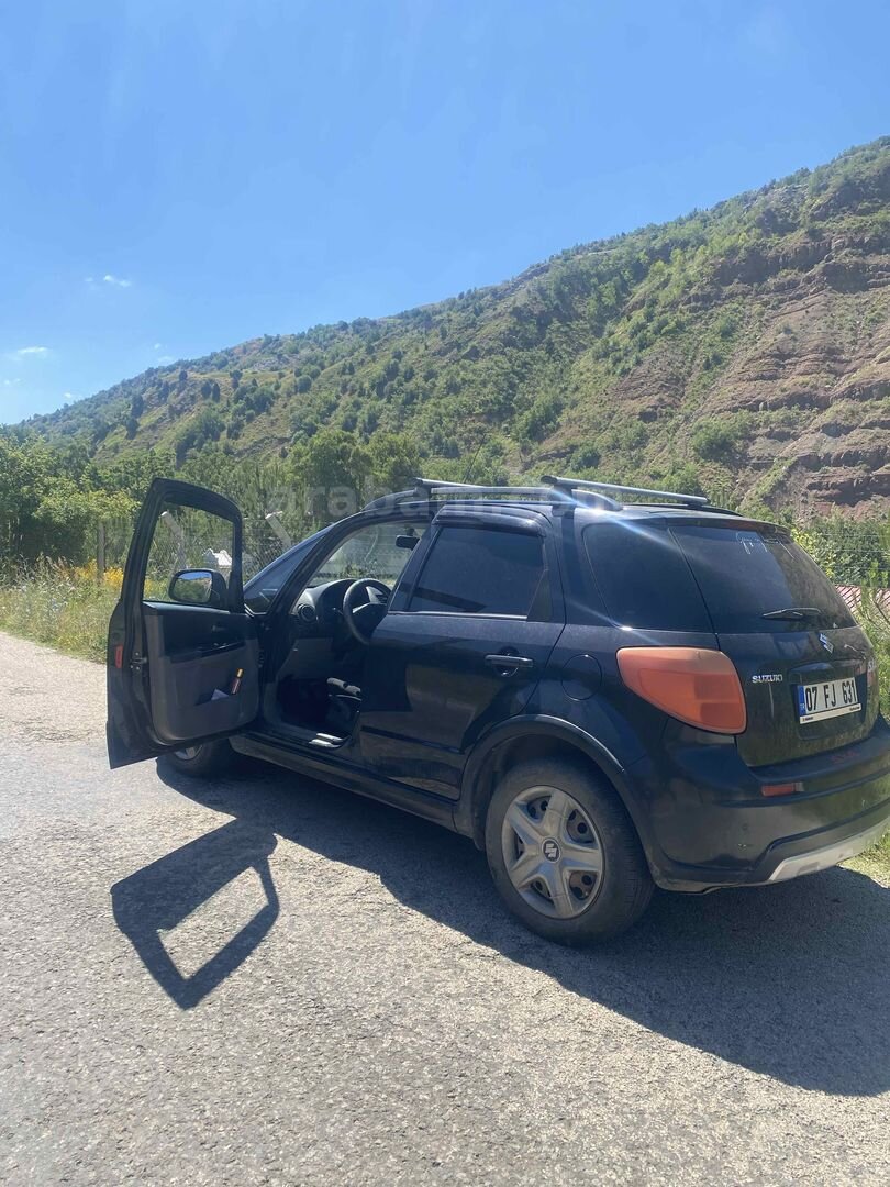 Sahibinden Suzuki SX4 GL 2010 Model Sivas 276.000 km Siyah 1