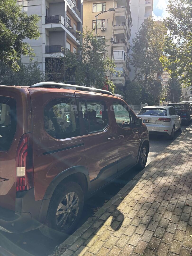 Sahibinden Peugeot Rifter 1.5 BlueHDI Allure 2022 Model İstanbul 85.000 km Turuncu 5