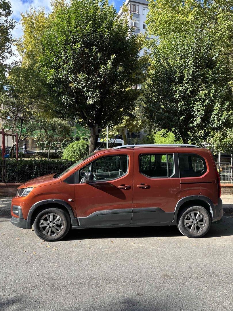 Sahibinden Peugeot Rifter 1.5 BlueHDI Allure 2022 Model İstanbul 85.000 km Turuncu 2