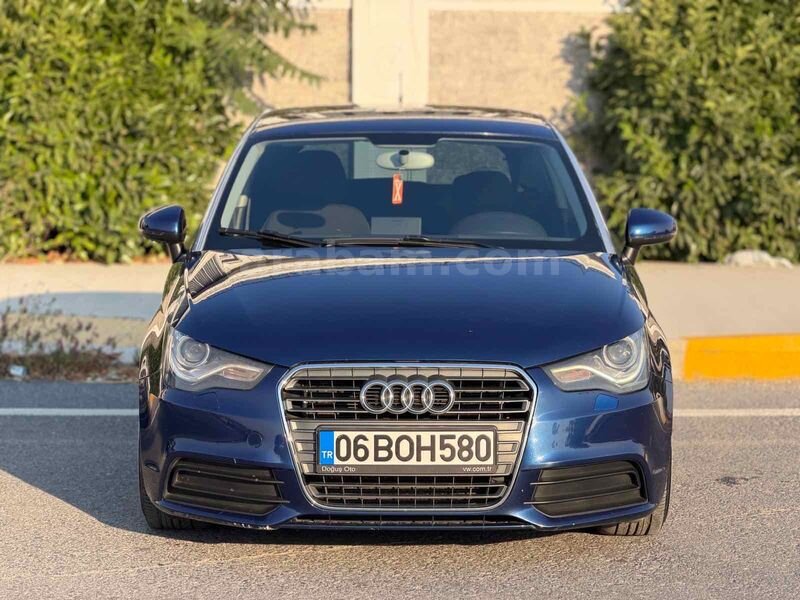 Sahibinden Audi A1 1.4 TFSI Attraction 2011 Model 171.000 km Mavi (metalik) 1