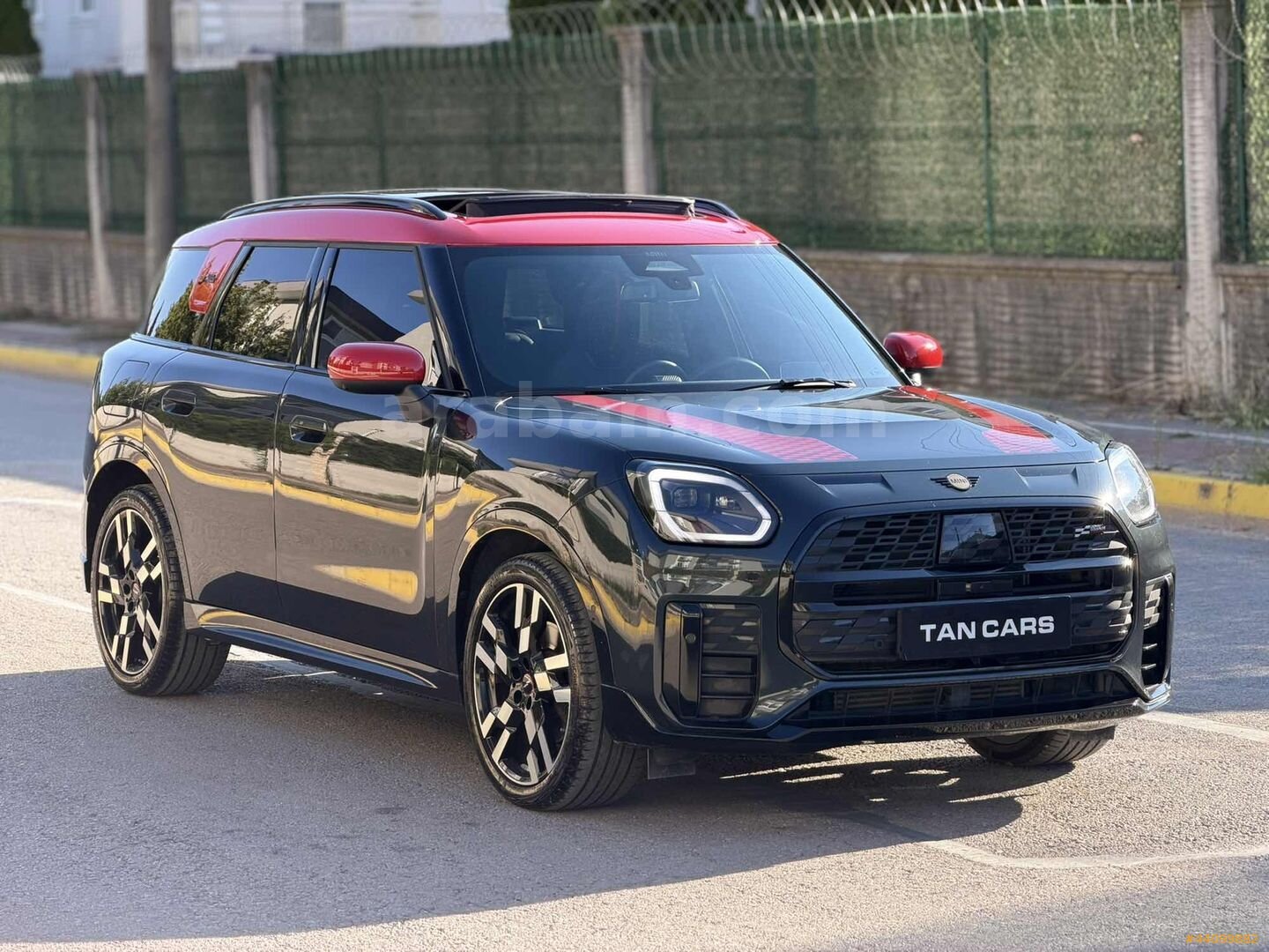 TAN CARS'DAN 2024 MİNİ COUNTRYMAN 1.5 C JCW HATASIZ KIRMIZI-GRİ 3