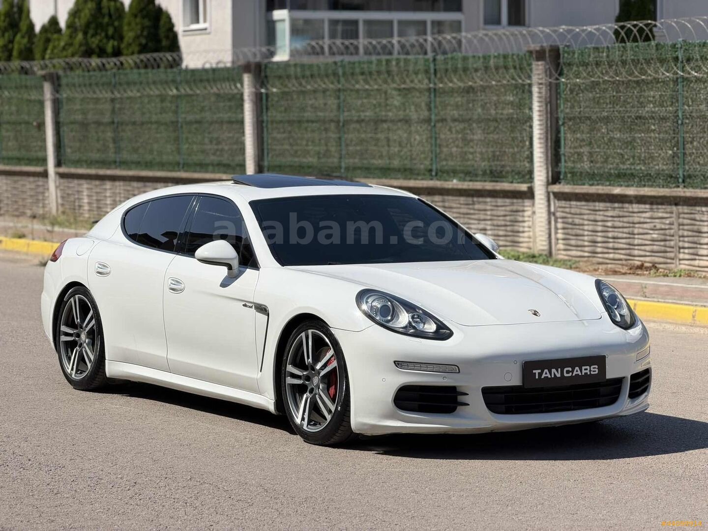 Galeriden Porsche Panamera Diesel 2014 Model Kocaeli 180.000 km Beyaz 3
