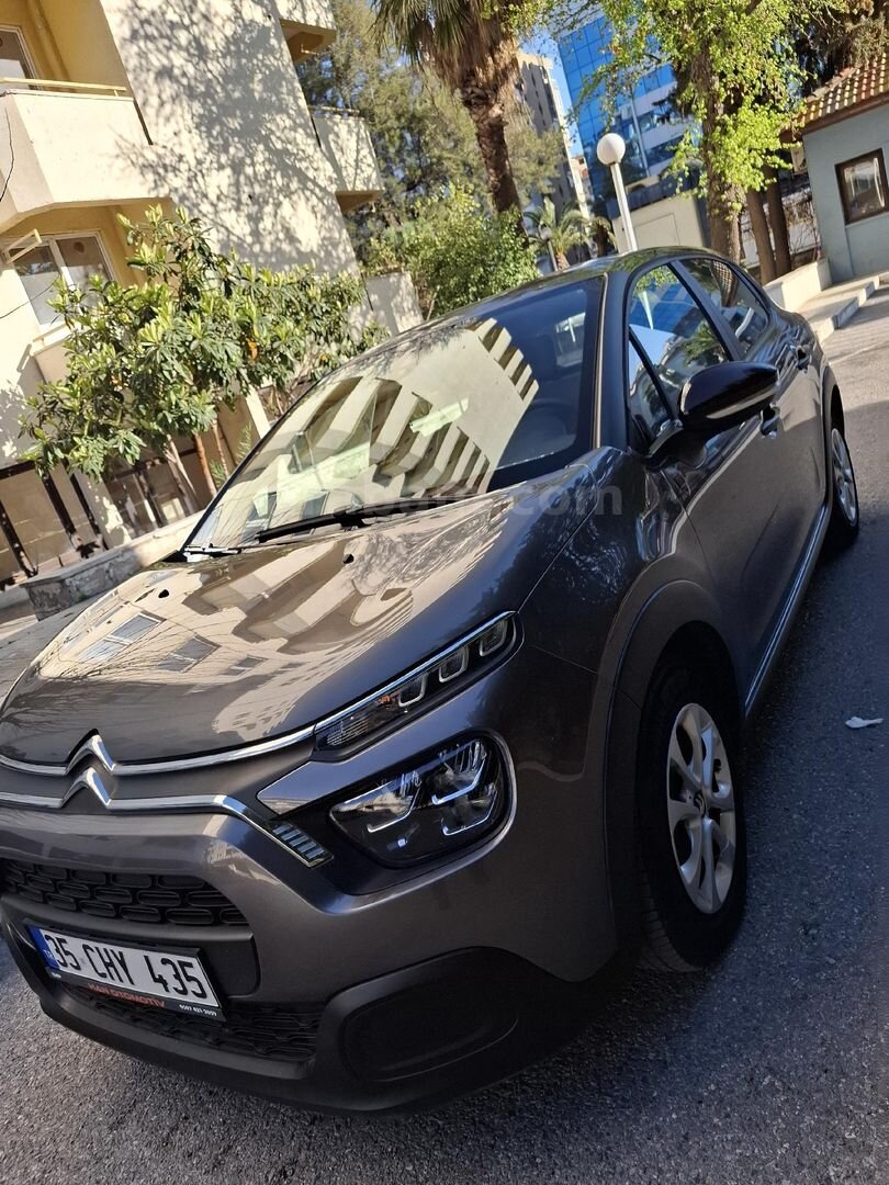 Sahibinden Citroen C3 1.2 PureTech Feel 2023 Model 43000 km Gri 2