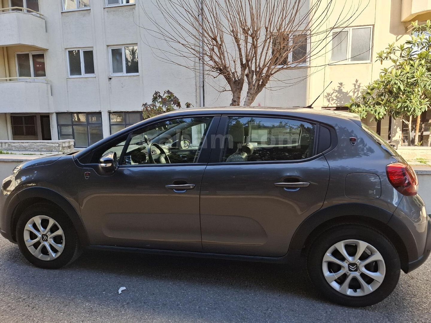 Sahibinden Citroen C3 1.2 PureTech Feel 2023 Model 43000 km Gri 3