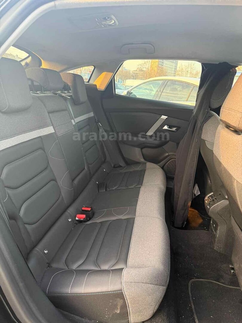 Sahibinden Citroen C4 1.2 PureTech Shine 2024 Model 3