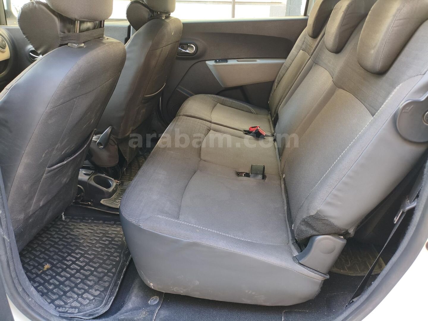 Sahibinden Dacia Lodgy 1.5 dCi Laureate 2015 Model Gaziantep 299.000 km Beyaz 3