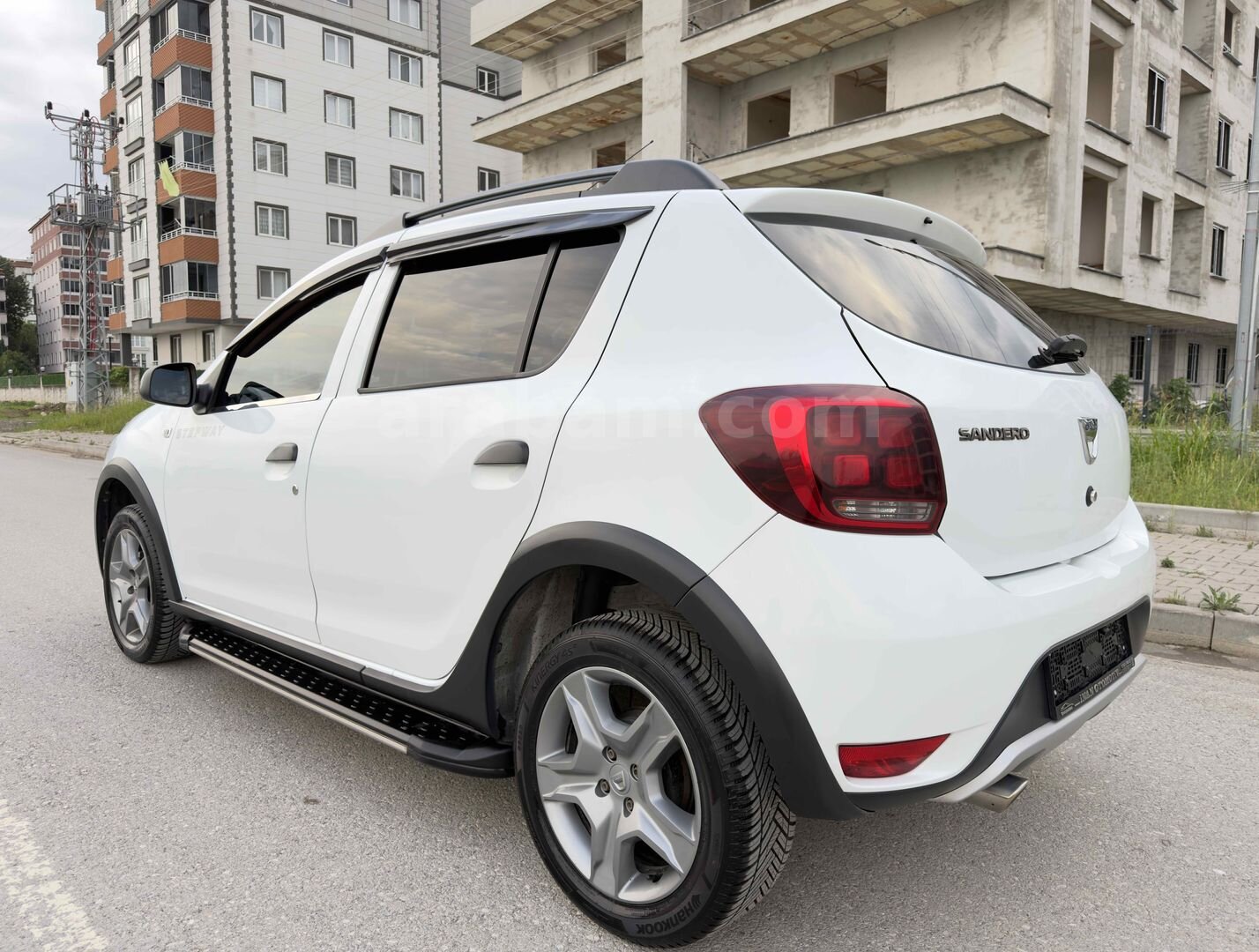 Galeriden Dacia Sandero 1.5 dCi Stepway 2017 Model Samsun 93.000 km Beyaz 6