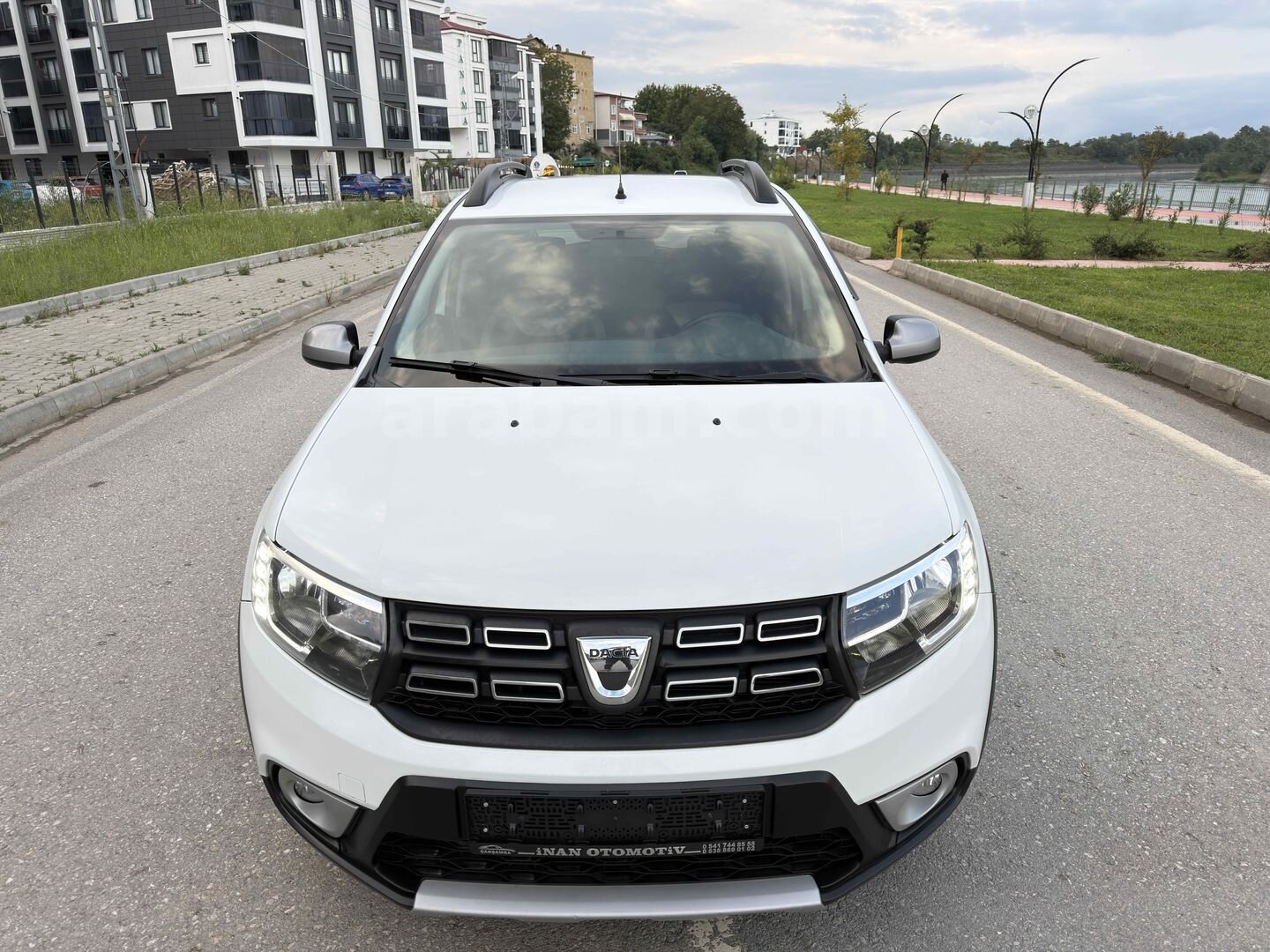 Galeriden Dacia Sandero 1.5 dCi Stepway 2017 Model Samsun 93.000 km Beyaz 2