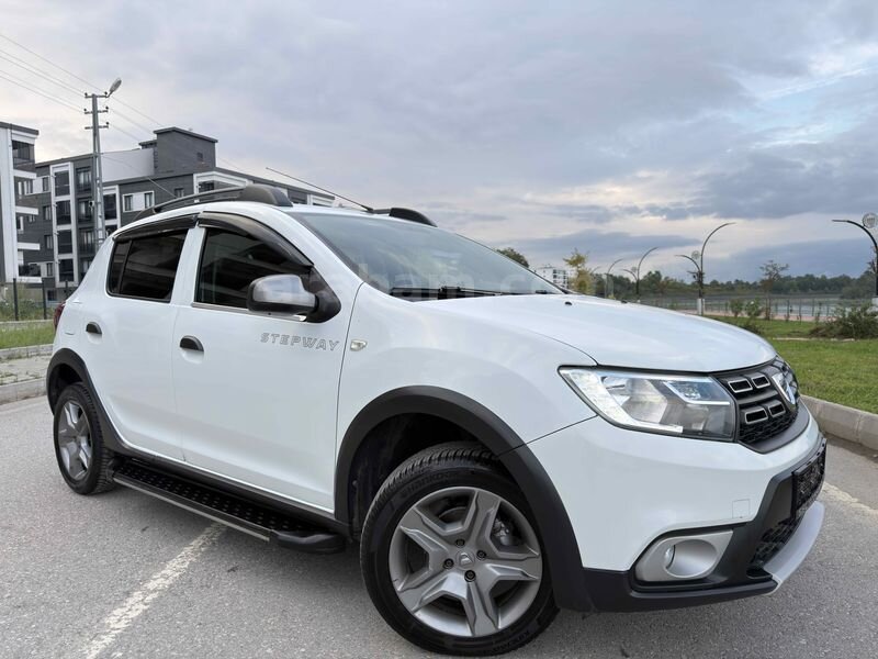 Galeriden Dacia Sandero 1.5 dCi Stepway 2017 Model Samsun 93.000 km Beyaz