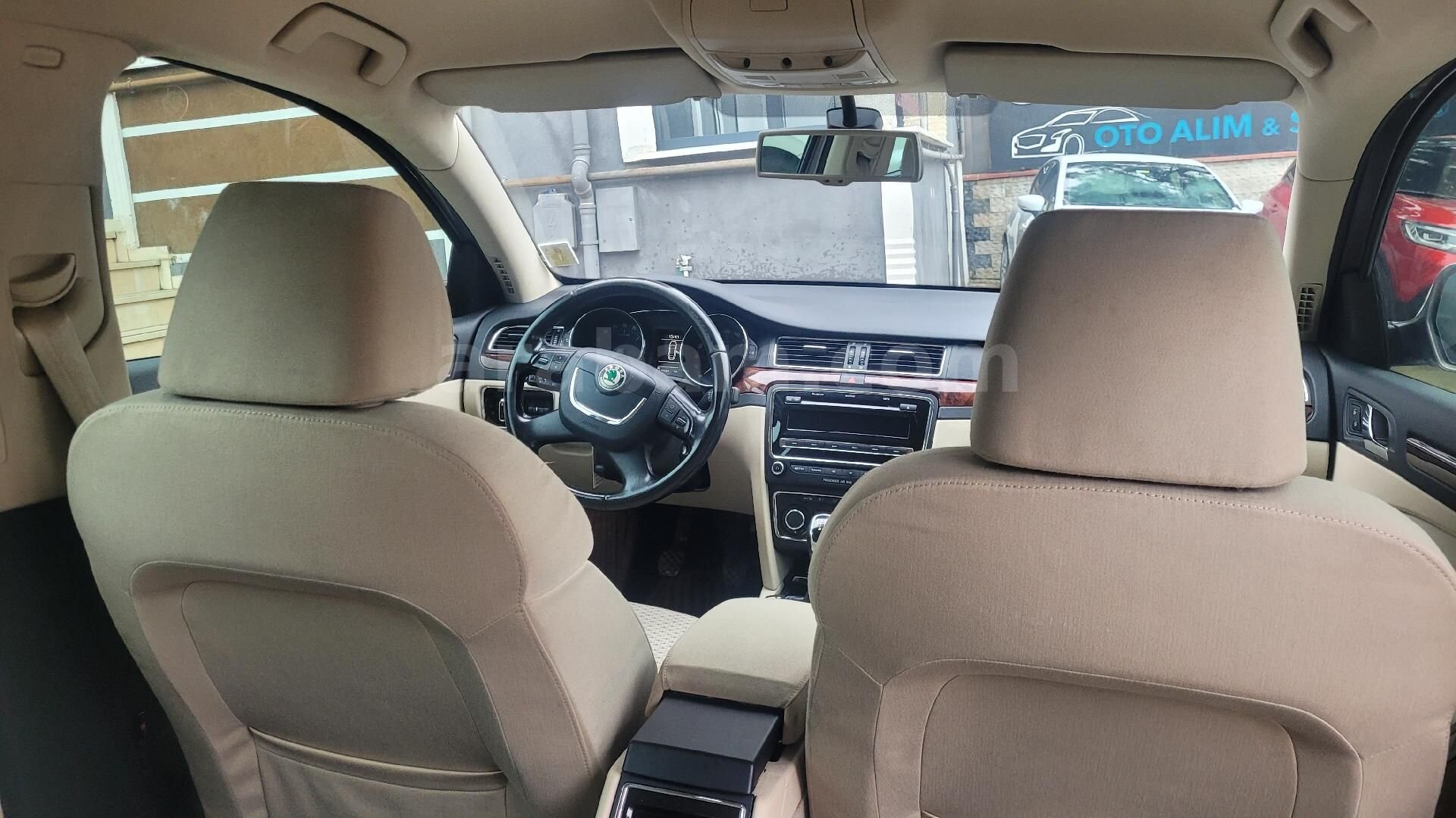 Sahibinden Skoda SuperB 1.6 TDI Elegance 2012 Model İstanbul 151.800 km Mor 6