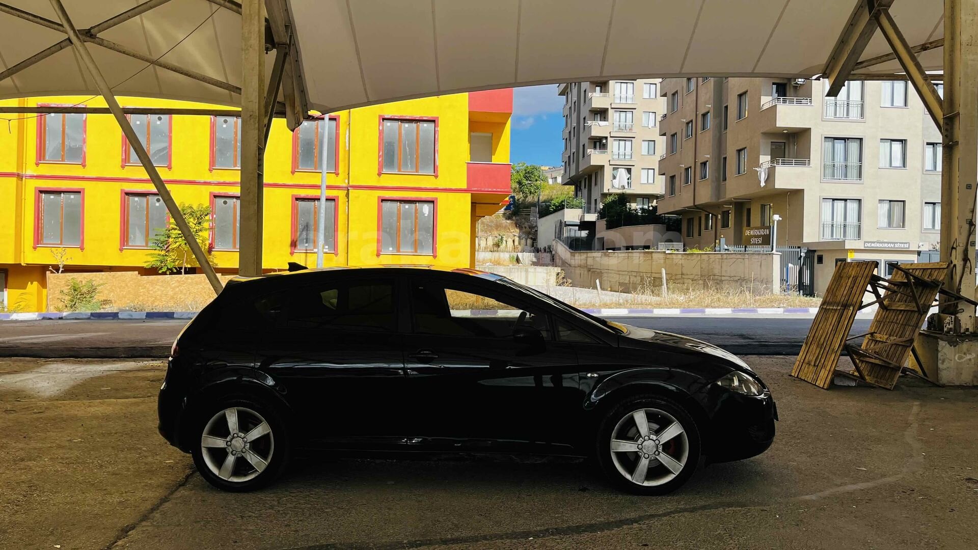 Sahibinden Seat Leon 1.6 Sport 2006 Model İstanbul 318.000 km Siyah 2
