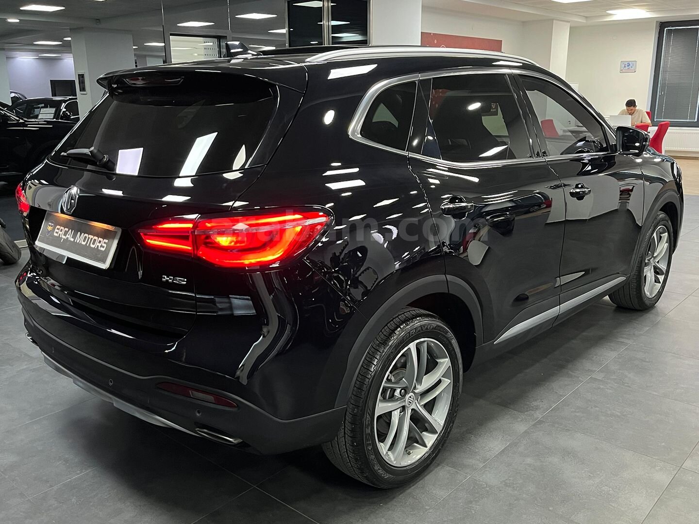 Galeriden MG HS 1.5 T-GDI Luxury 2023 Model Samsun 19.600 km Siyah 7