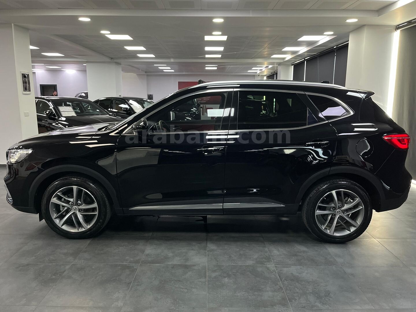 Galeriden MG HS 1.5 T-GDI Luxury 2023 Model Samsun 19.600 km Siyah 3