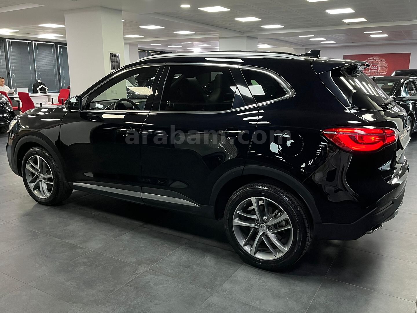 Galeriden MG HS 1.5 T-GDI Luxury 2023 Model Samsun 19.600 km Siyah 4