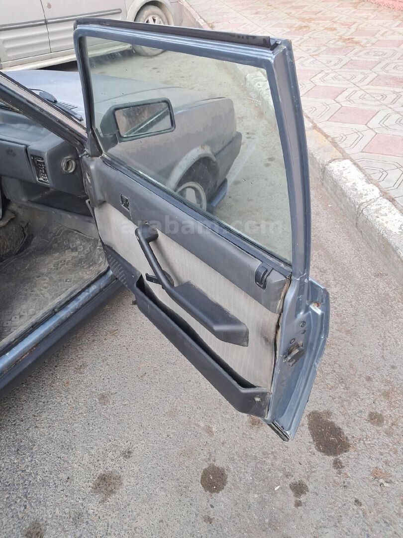 Sahibinden Tofaş Doğan L 1990 Model Afyonkarahisar 28.060 km Mavi (metalik) 6