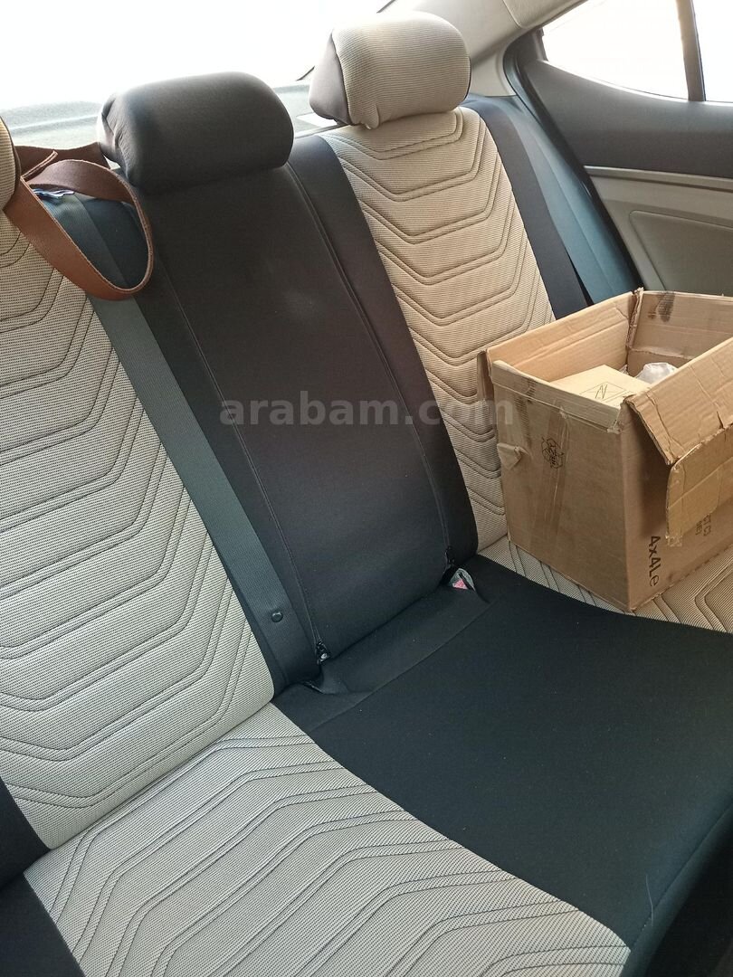 Sahibinden Hyundai Elantra 1.6 CRDi Elite 2016 Model 212.000 km Beyaz 3