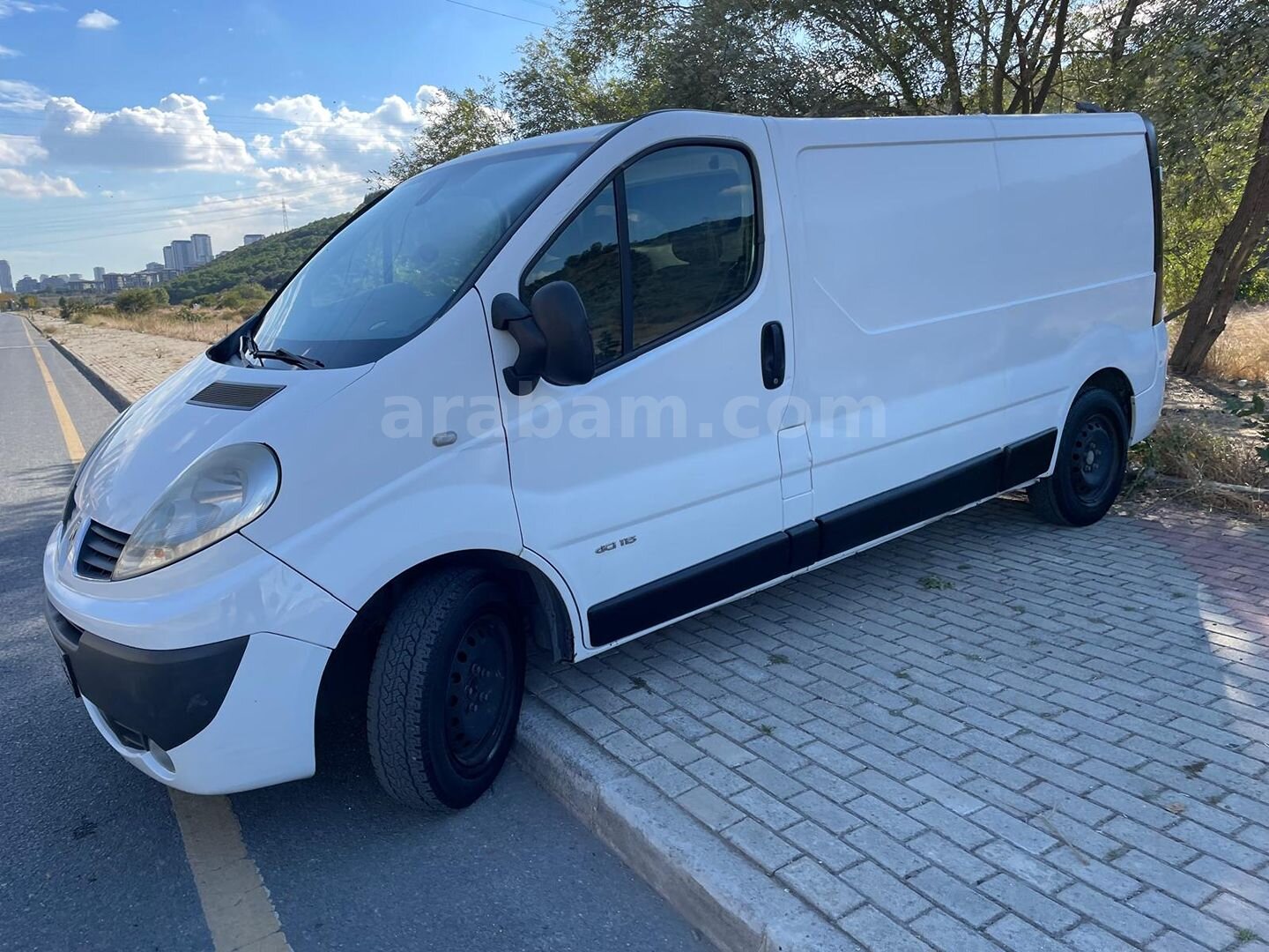 Galeriden Renault Trafic 2.0 DCI Grand Confort 2013 Model İstanbul 439.000 km Beyaz 4
