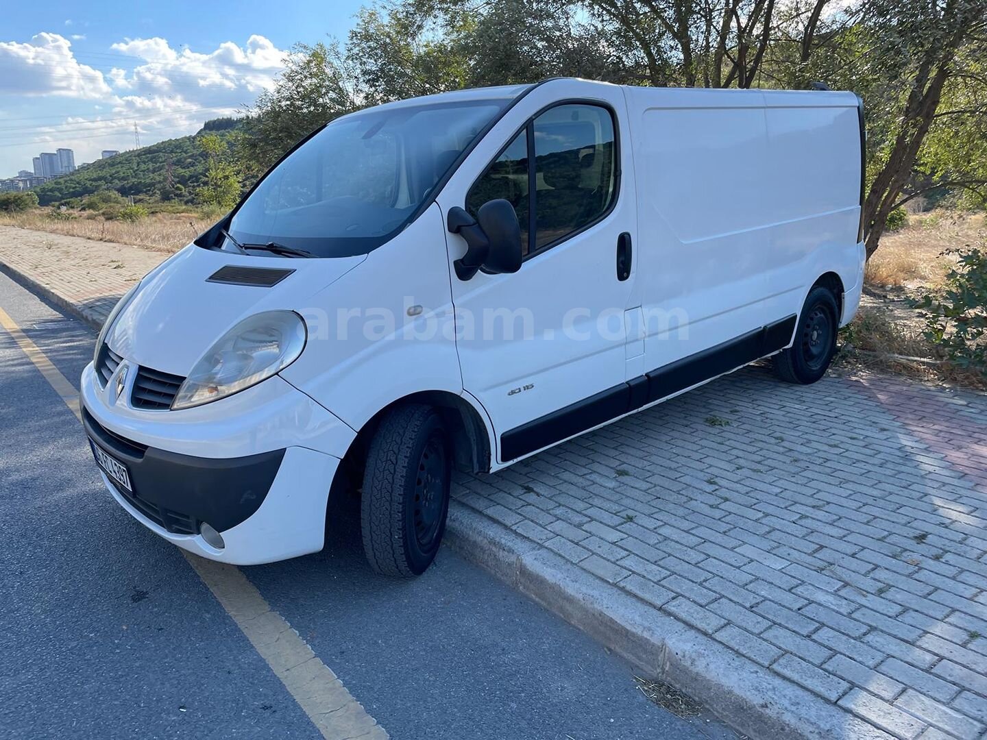 Galeriden Renault Trafic 2.0 DCI Grand Confort 2013 Model İstanbul 439.000 km Beyaz 3