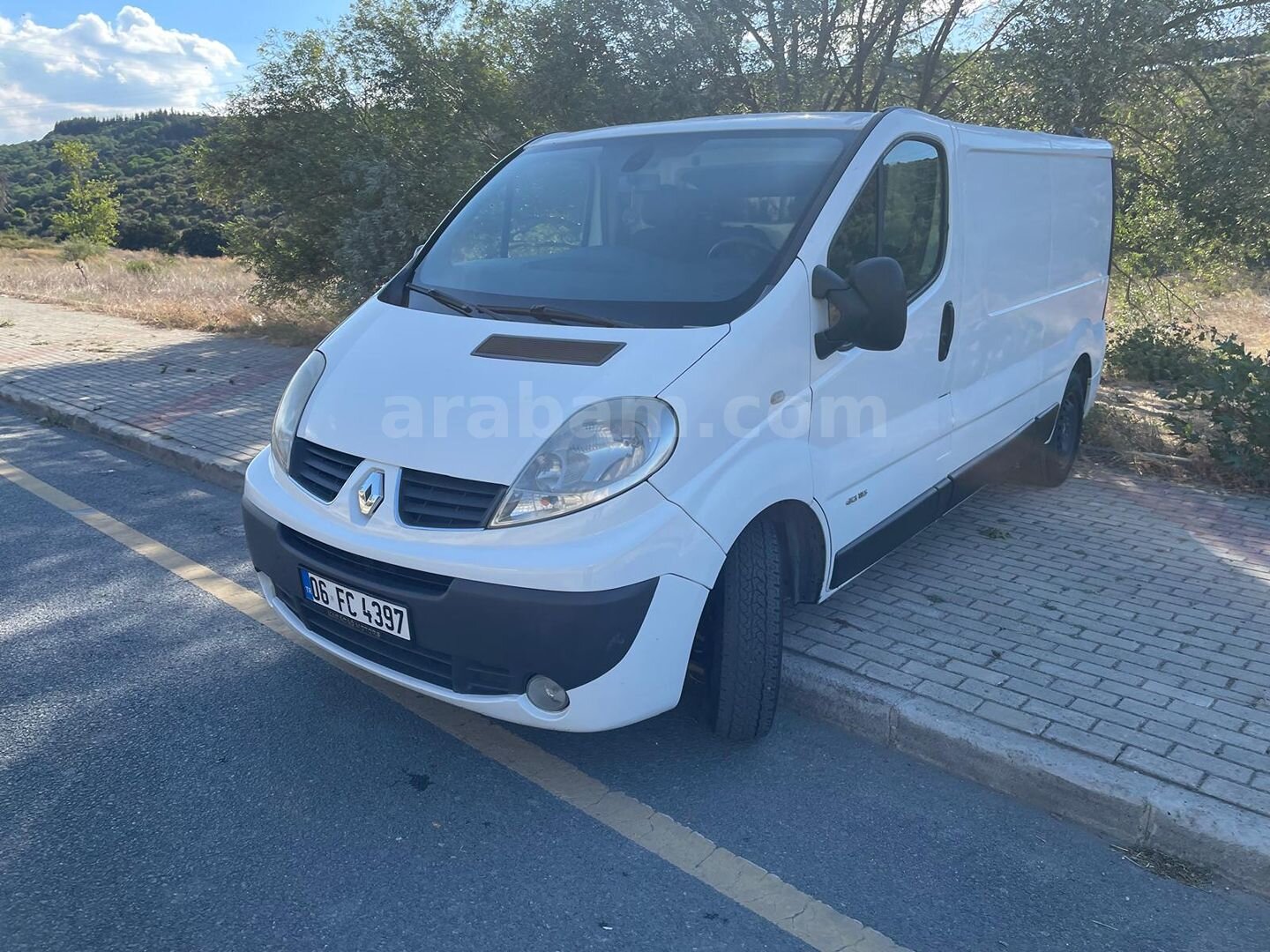 Galeriden Renault Trafic 2.0 DCI Grand Confort 2013 Model İstanbul 439.000 km Beyaz 2