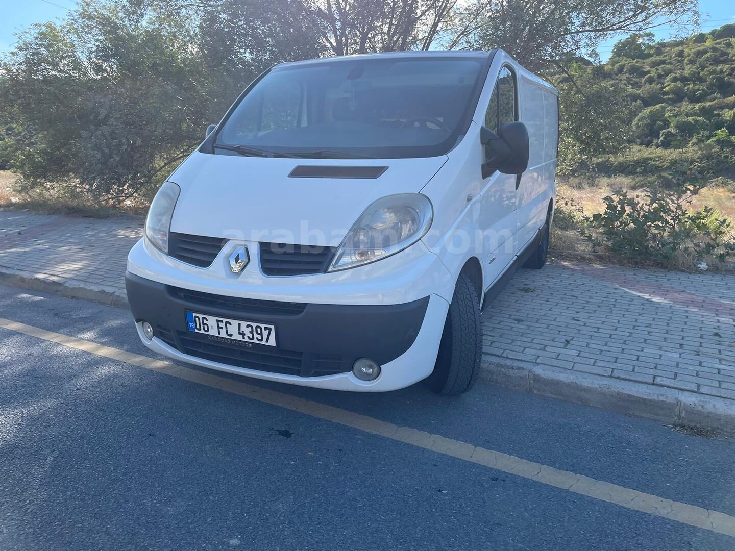 Galeriden Renault Trafic 2.0 DCI Grand Confort 2013 Model İstanbul 439.000 km Beyaz 1