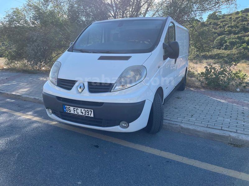 Galeriden Renault Trafic 2.0 DCI Grand Confort 2013 Model İstanbul 439.000 km Beyaz