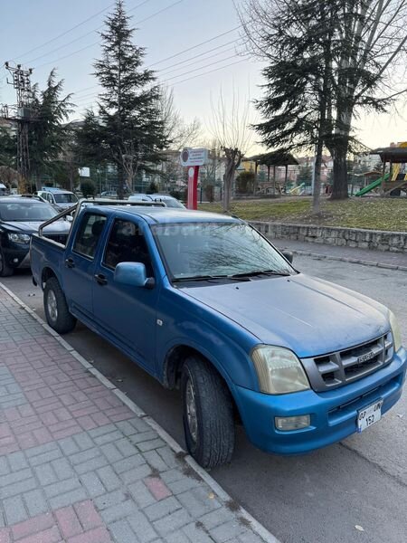 Sahibinden Isuzu D-Max 2.5 D 4x4 2005 Model