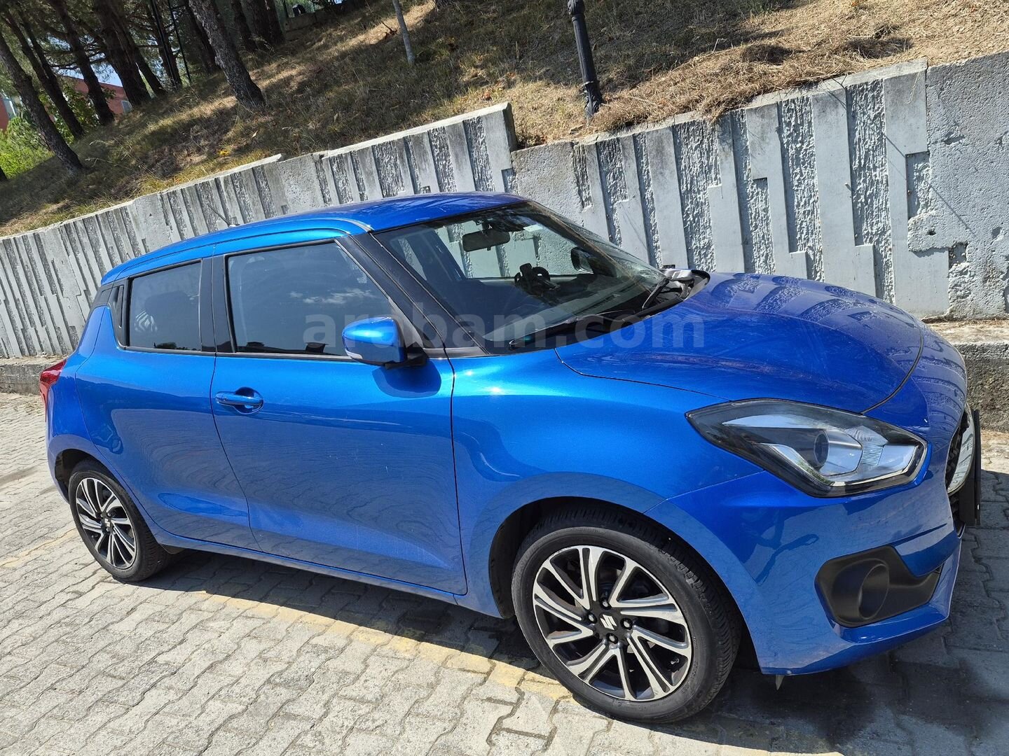 Sahibinden Suzuki Swift 1.2 Hibrit GLX Premium 2023 Model İstanbul 23.700 km Mavi 3