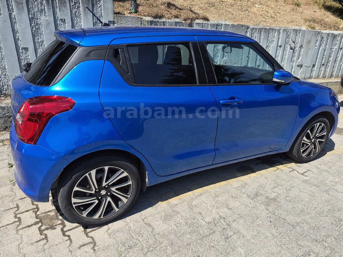 Sahibinden Suzuki Swift 1.2 Hibrit GLX Premium 2023 Model İstanbul 23.700 km Mavi 4
