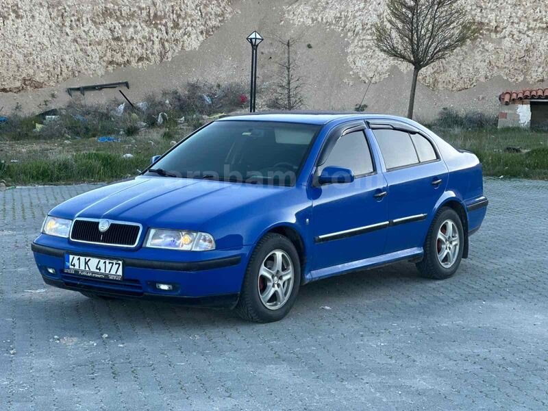 Galeriden Skoda Octavia 1.6 GLX 2000 Model Yozgat 350.000 km Mavi