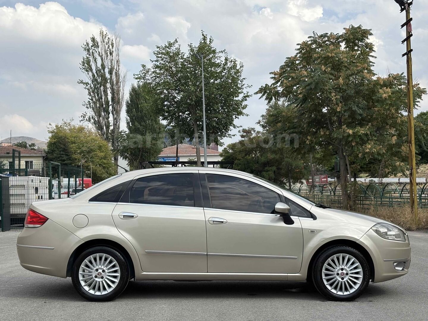Galeriden Fiat Linea 1.3 Multijet Emotion 2007 Model Ankara 255.000 km Gri 6