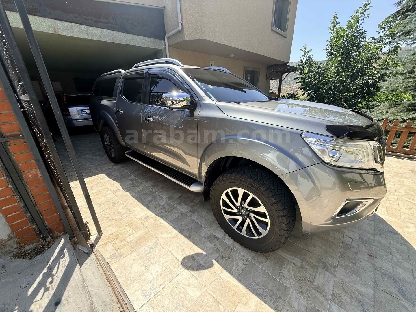 Sahibinden Nissan Navara 2.3 dCi 4x4 2017 Model 80.000 km Gri (metalik) 2
