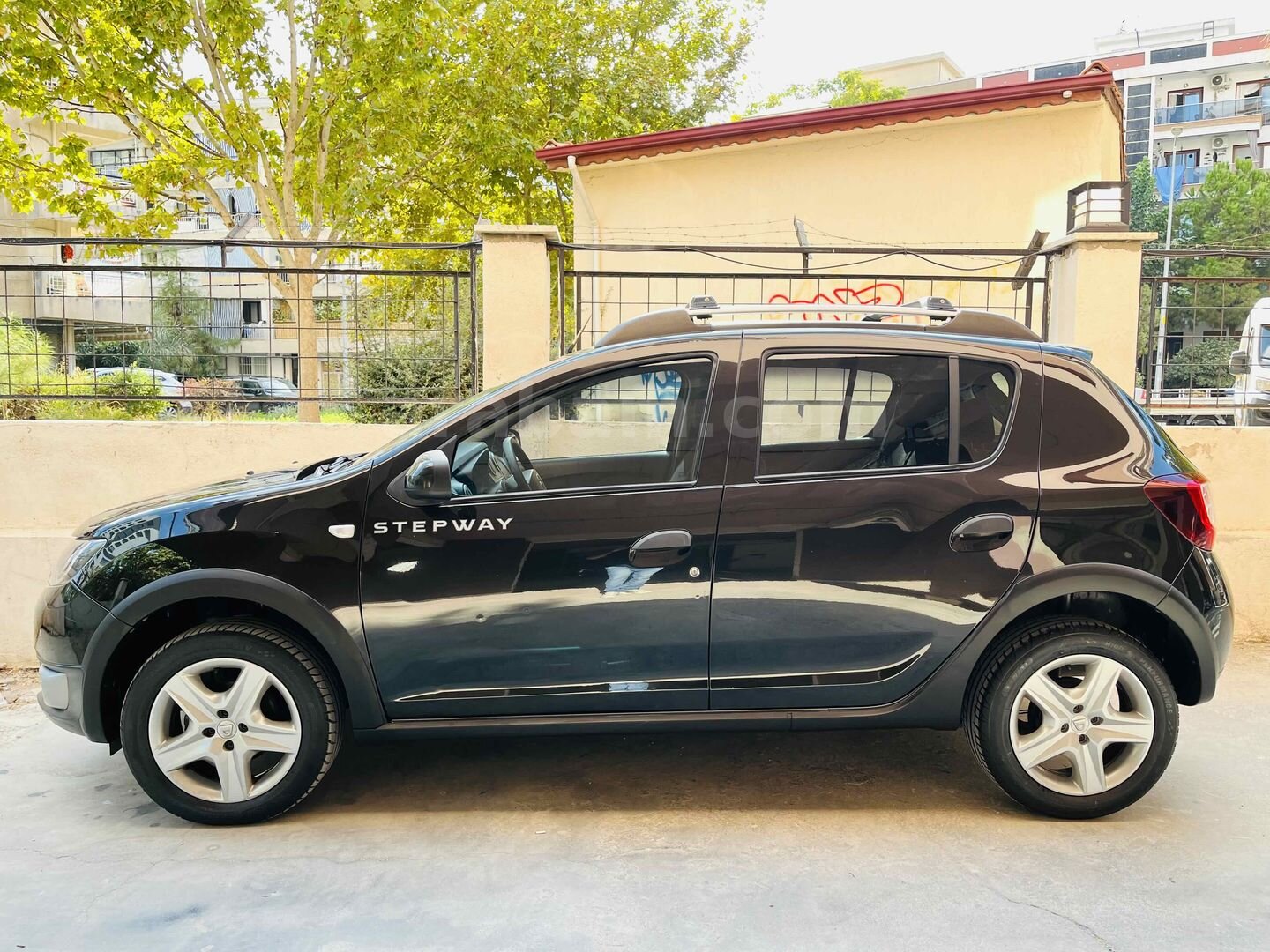 Galeriden Dacia Sandero 1.5 dCi Stepway 2015 Model İzmir 168.575 km Siyah 6