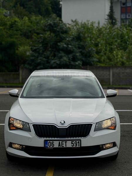 2017 SKODA SUPERB 1