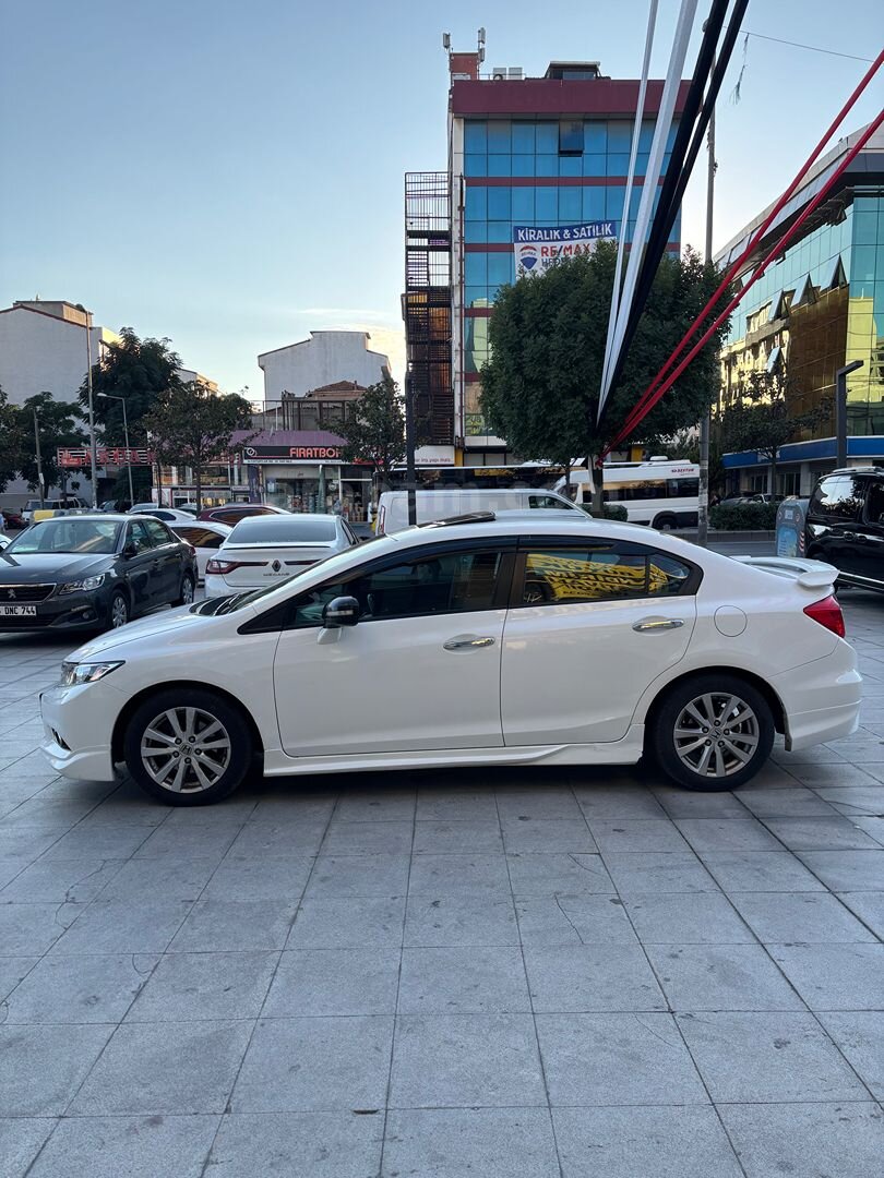 Sahibinden Honda Civic 1.6i VTEC Eco Elegance 2013 Model 5
