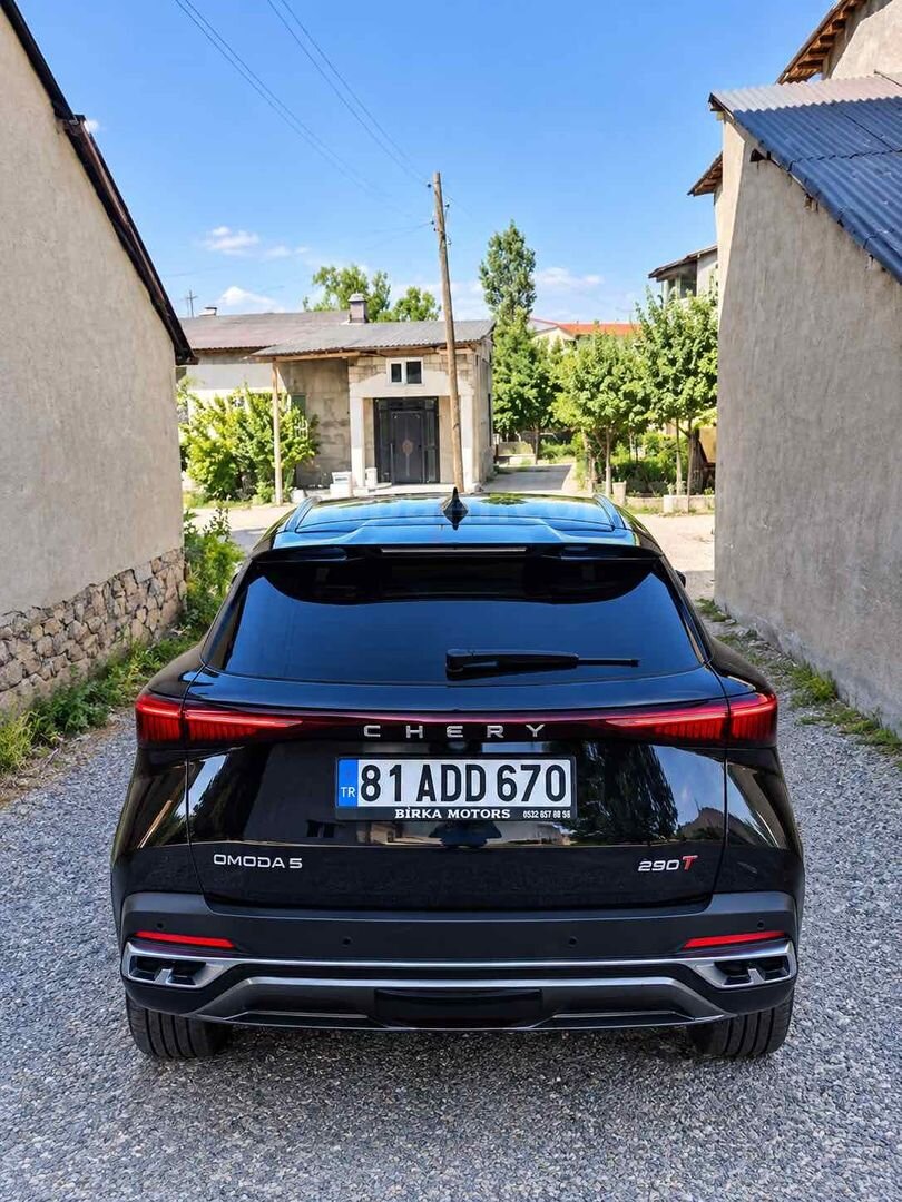 Sahibinden Chery Omoda 5 1.6 T-GDI Comfort 2023 Model Hakkari 40.900 km Lacivert 2