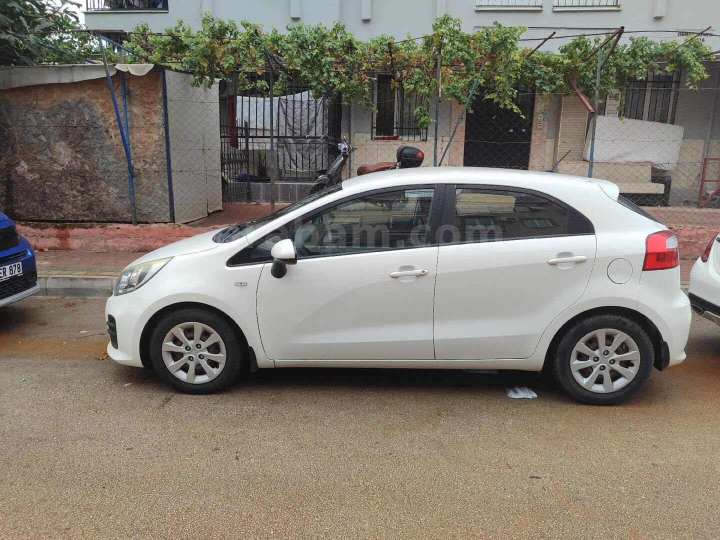 Sahibinden Kia Rio 1.25 CVVT Comfort 2016 Model Antalya 65.000 km Beyaz 4