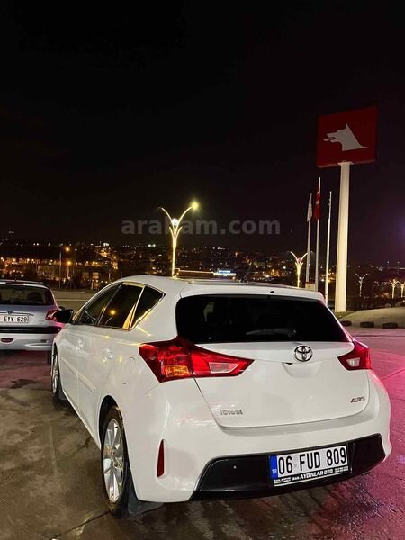 Sahibinden Toyota Auris 1.4 D-4D Active Skypack 2013 Model