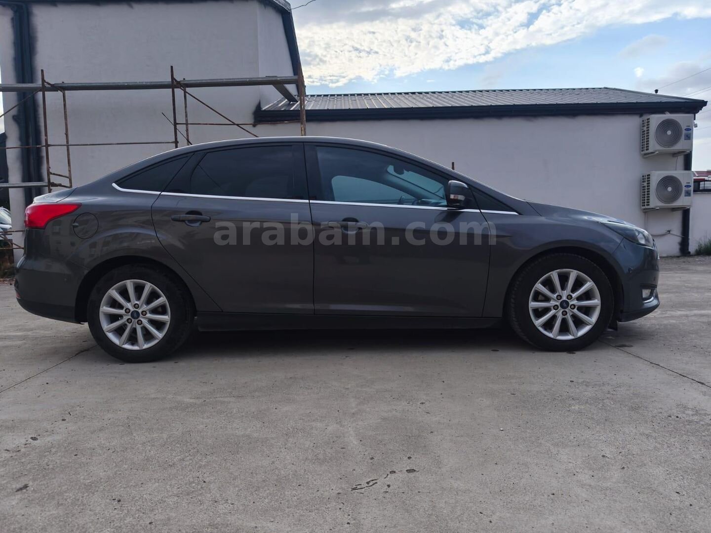 Sahibinden Ford Focus 1.5 TDCi Titanium 2015 Model 265.000 km Füme 2