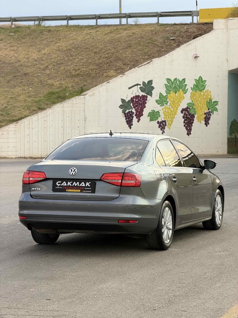 Galeriden Volkswagen Jetta 1.2 TSi Comfortline 2014 Model Manisa 213.000 km Füme 6