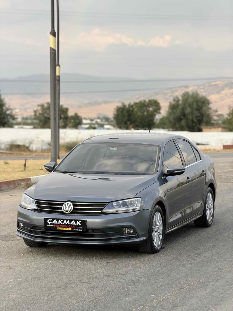 Galeriden Volkswagen Jetta 1.2 TSi Comfortline 2014 Model Manisa 213.000 km Füme 3