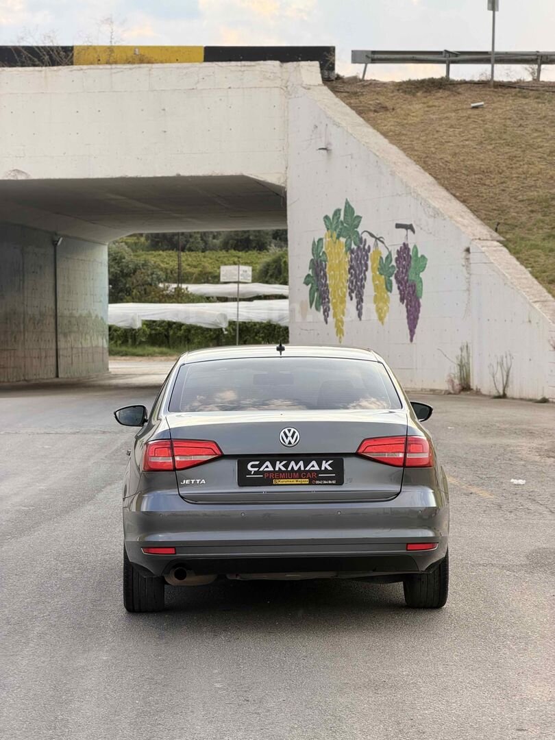 Galeriden Volkswagen Jetta 1.2 TSi Comfortline 2014 Model Manisa 213.000 km Füme 5