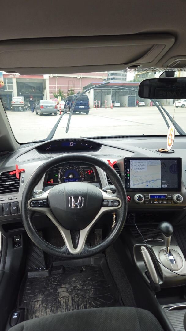 Sahibinden Honda Civic 1.6 Premium 2011 Model 250.000 km Beyaz 7